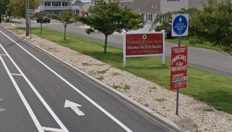 The entrance to Toms River along Route 35 south. (Credit: Google Maps)