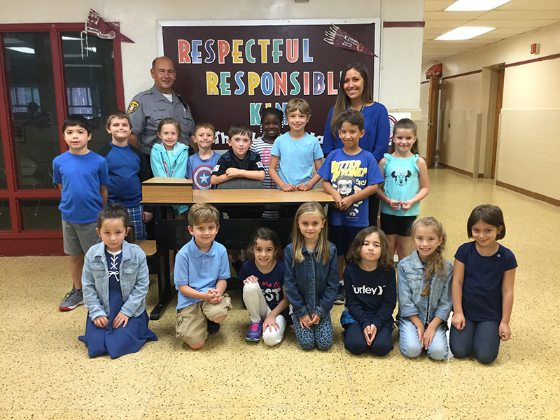 Students in the Toms River Regional school district thank their local police officers. (Photo: TRRS)
