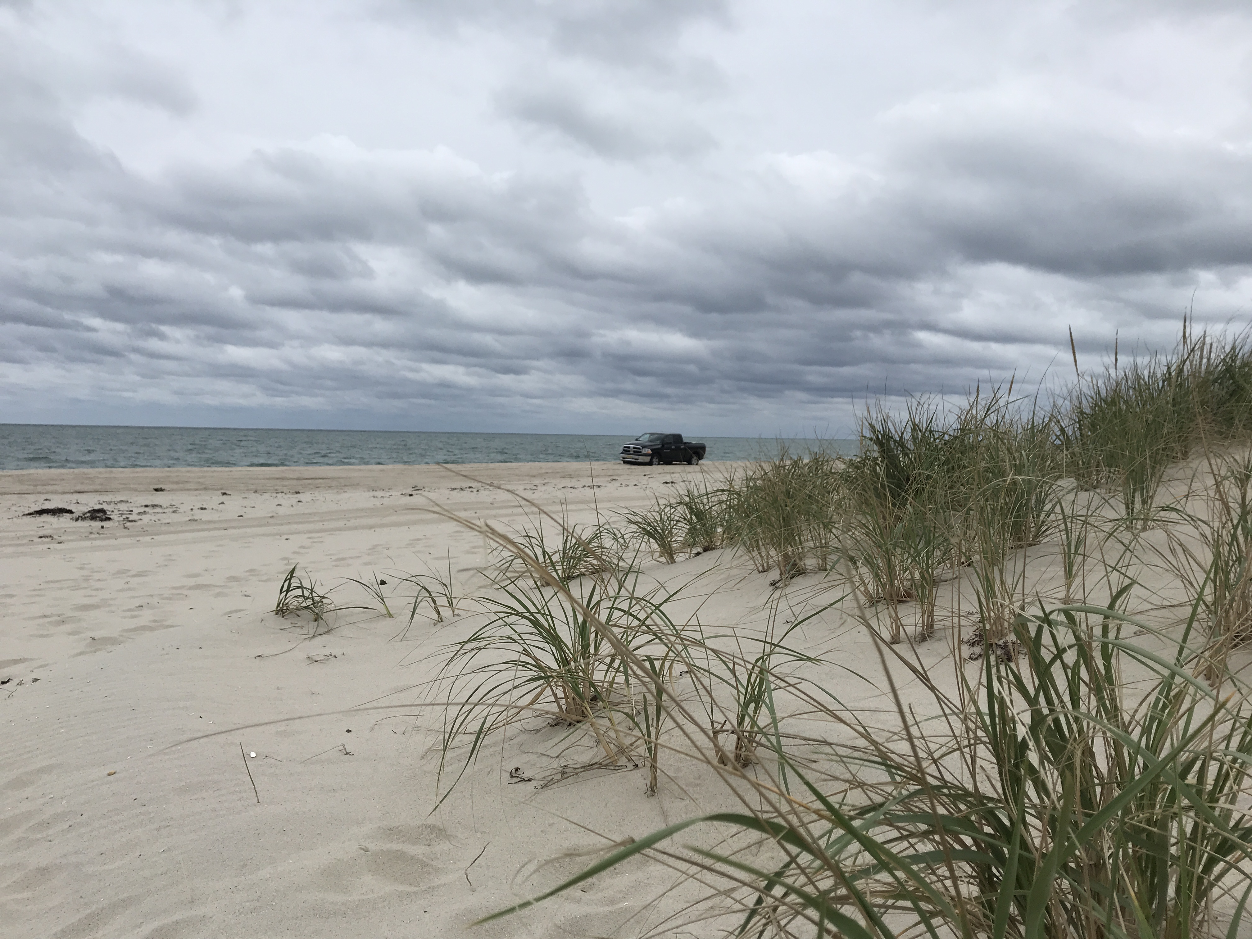 A cloudy beachfront in Lavallette, Oct. 26, 2018, as a nor'easter approaches. (Photo: Daniel Nee)