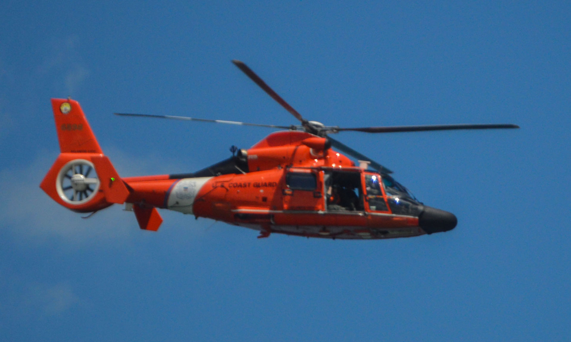 MH-65 Dolphin Helicopter from U.S. Coast Guard Air Station Atlantic City (Photo: Daniel Nee)