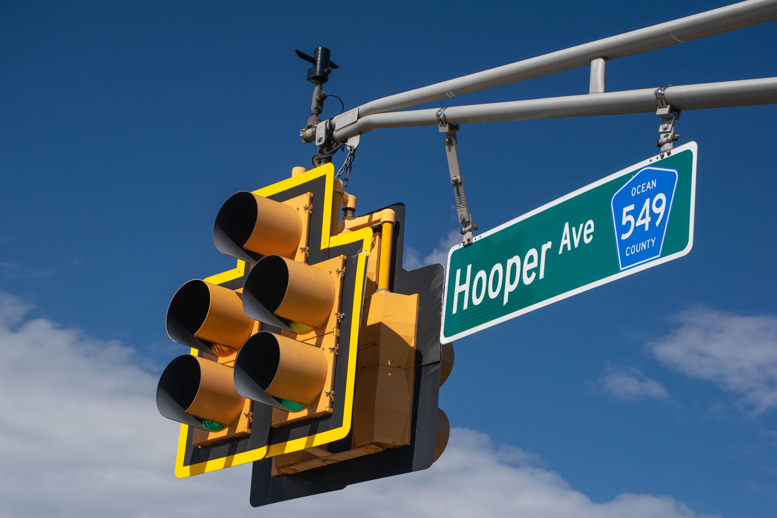 An intersection along Hooper Avenue, Toms River, N.J. (Photo: Daniel Nee)