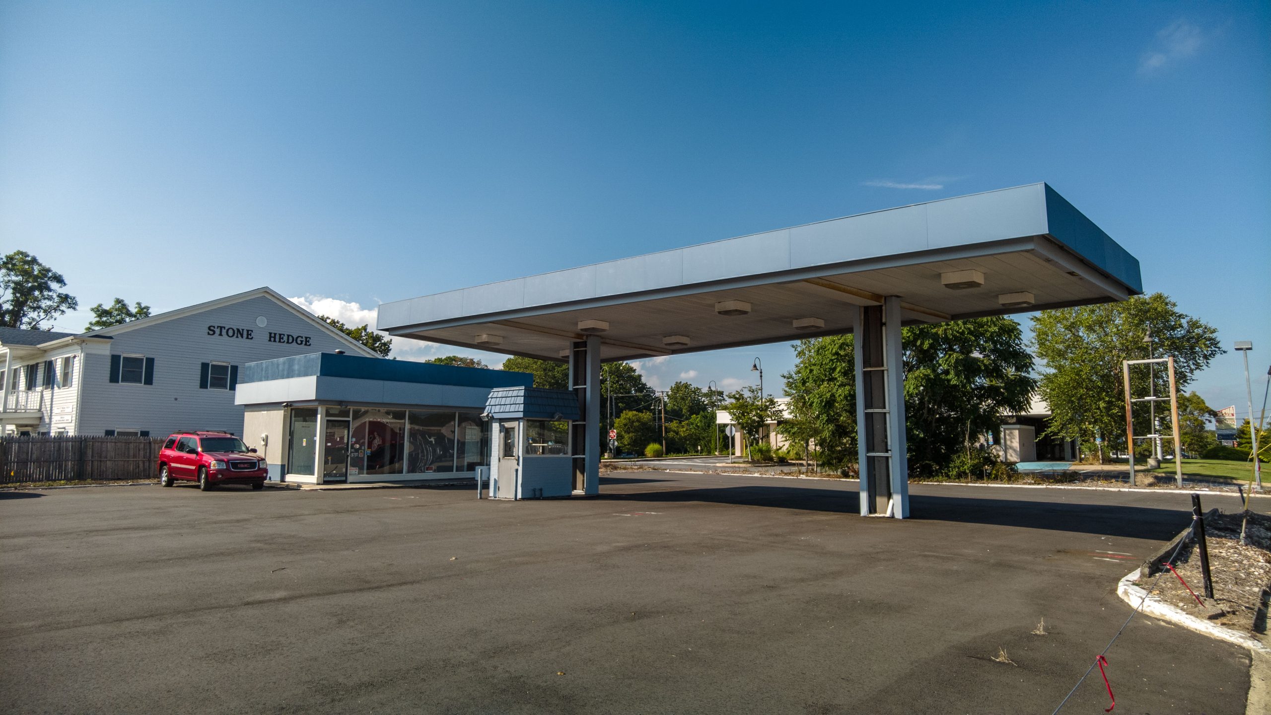 The gas station at 1854 Hooper Avenue, Toms River, N.J., Sept. 2022. (Photo: Daniel Nee)